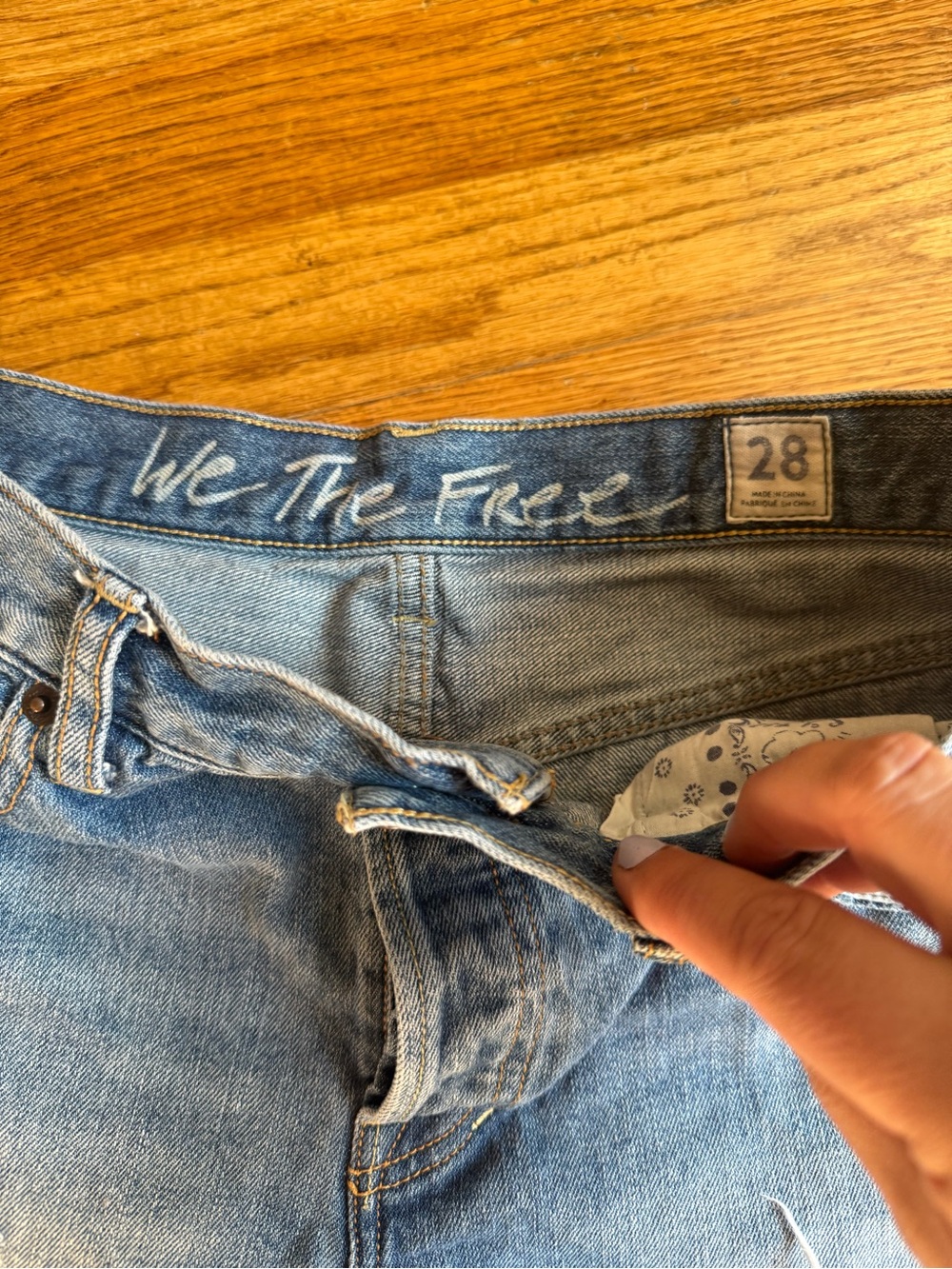 We the Free Jean Shorts sz: 28 - Picture 2 of 3